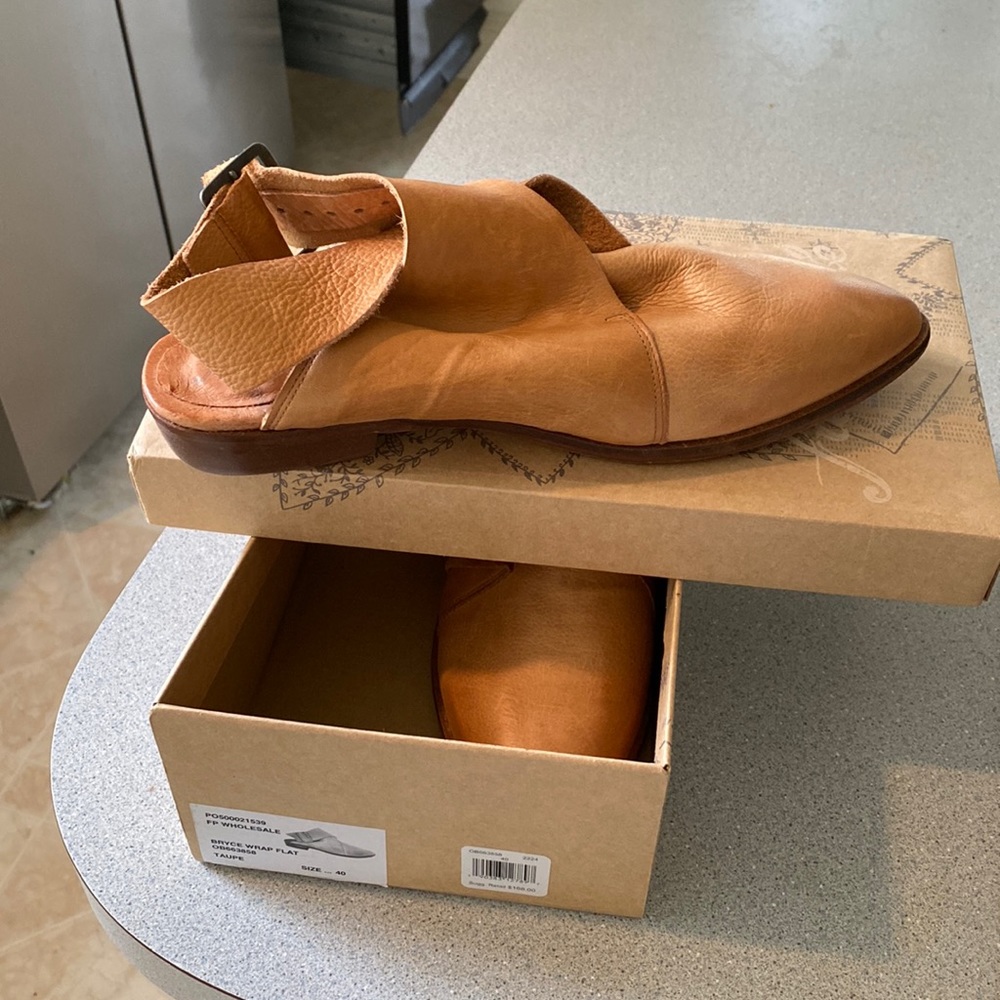 Free People Bryce Wrap Flat